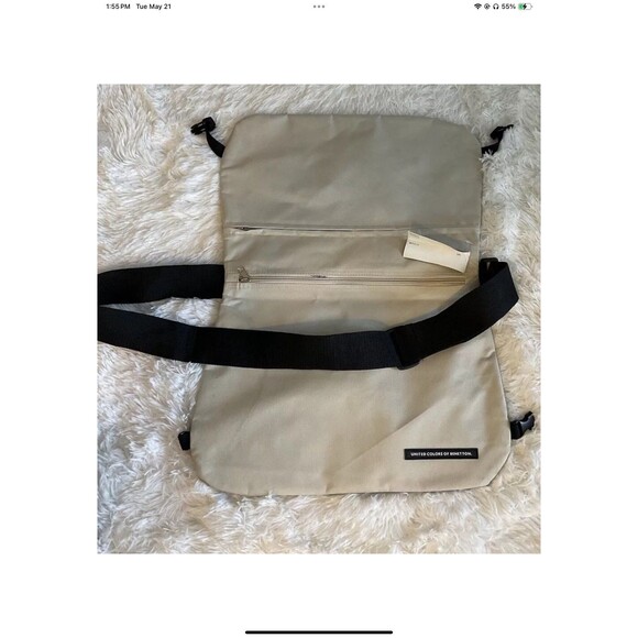United Colors Of Benetton Mens Reversible Messenger Bag Black Or Tan Unisex NEW - Picture 6 of 9